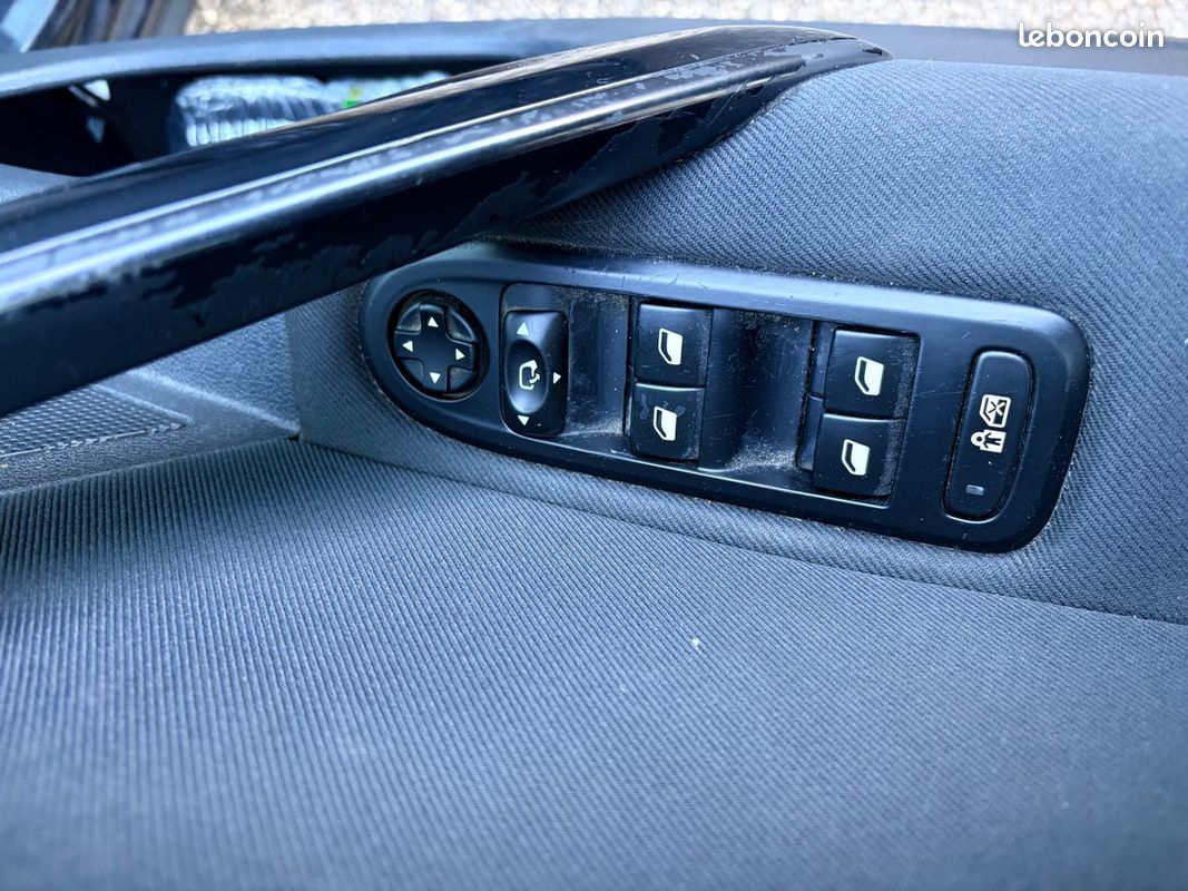 Peugeot 508 1.6 HDi 115ch Active 2012 BLUETOOTH GPS RÉGULATEUR RADARS PAYER. EN 3 FOIS – Image 15