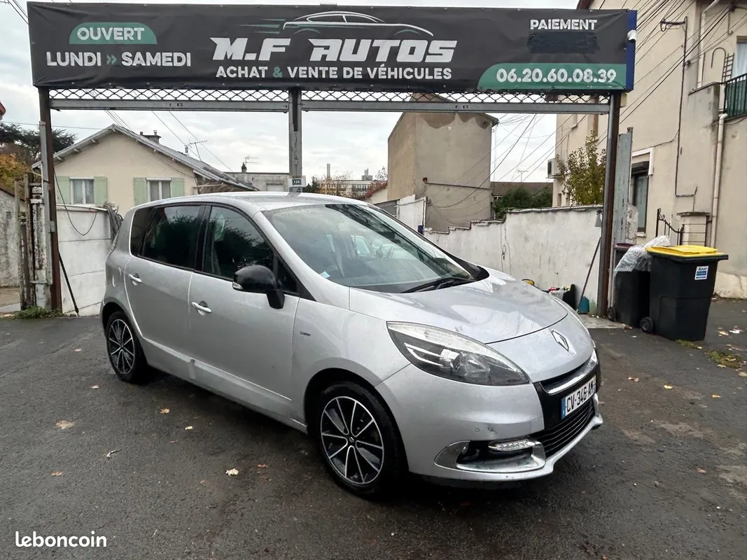 RENAULT Scenic III Bose 2013 Tout le suivi Kit DISTRIBUTIONS FAITE SEMI CUIR GPS Bluetooth USB Auxi