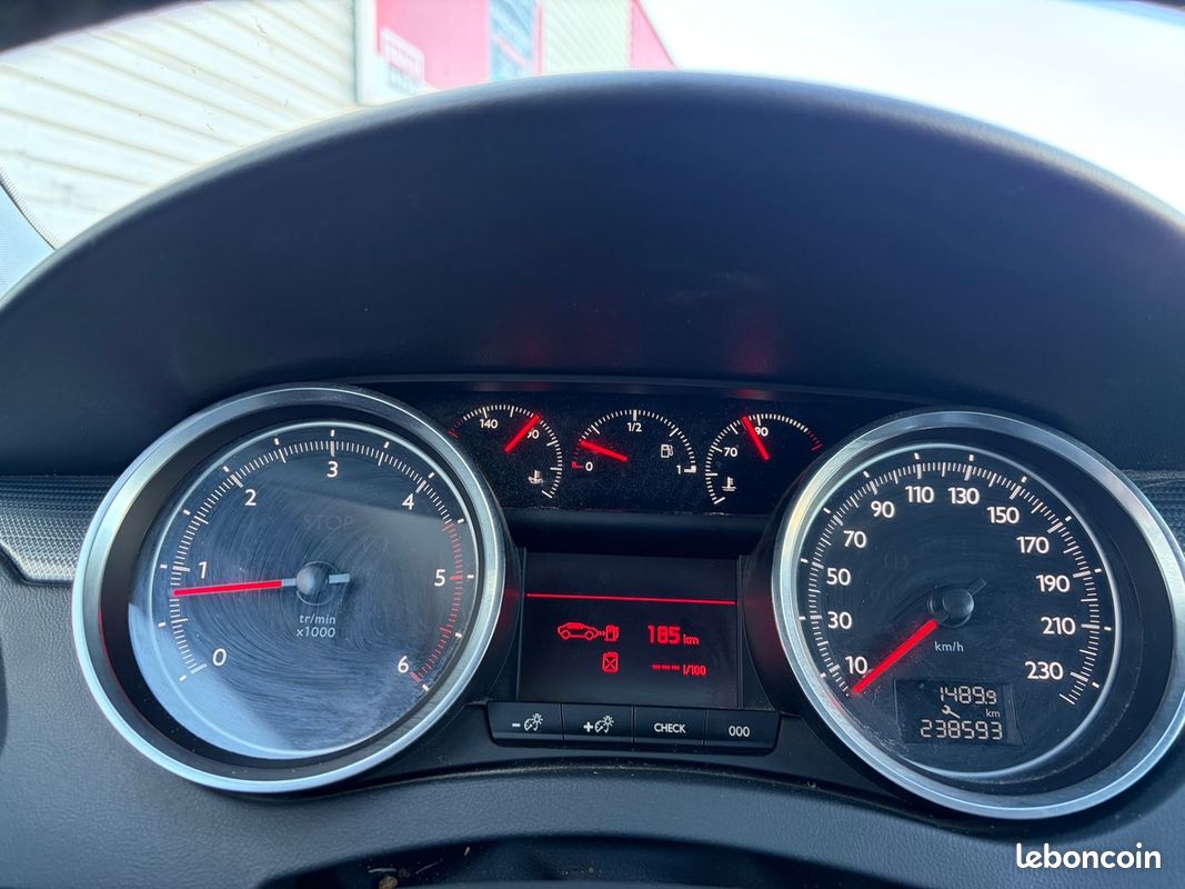 Peugeot 508 1.6 HDi 115ch Active 2012 BLUETOOTH GPS RÉGULATEUR RADARS PAYER. EN 3 FOIS – Image 11