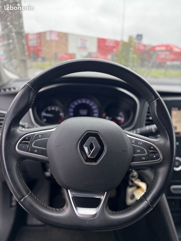 RENAULT Megane IV 2017 1.5L dCi ENERGY LIFE GPS RÉGULATEUR USB BLUETOOTH RADARS – Image 12