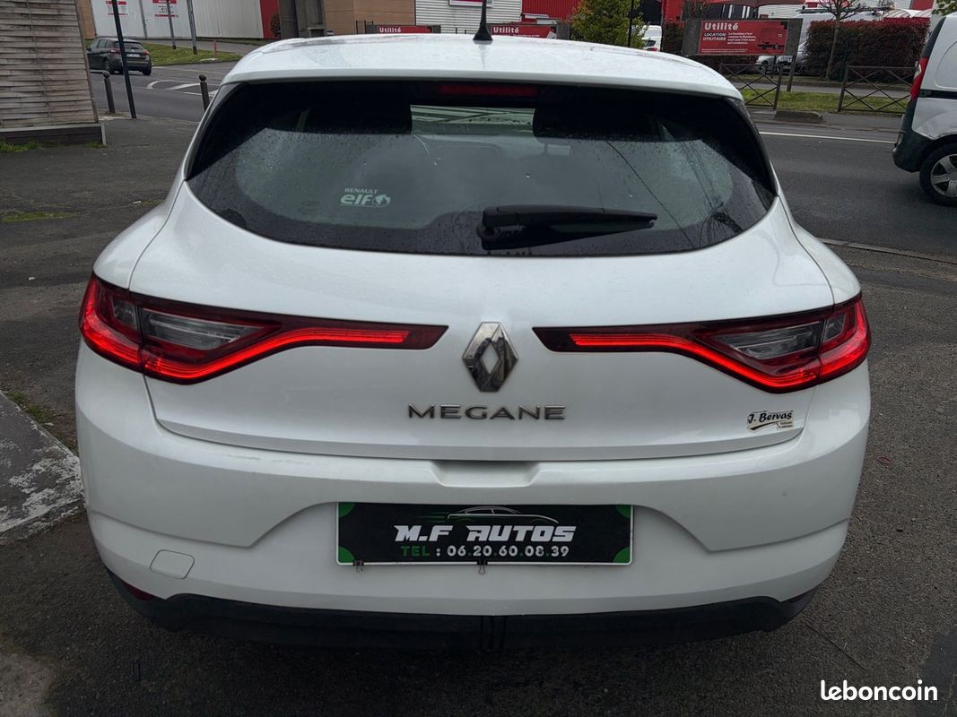 RENAULT Megane IV 2017 1.5L dCi ENERGY LIFE GPS RÉGULATEUR USB BLUETOOTH RADARS – Image 6