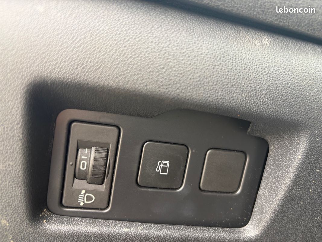 Citroën C4 2013 1.6l HDI 90 Attraction RÉGULATEUR AUXILIAIRE PAYEMENT EN 3FOIS – Image 13