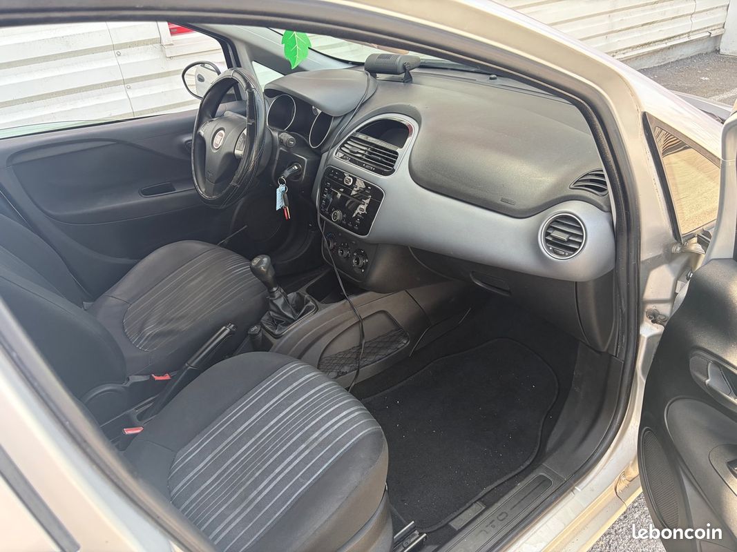 Fiat Grande Punto ÉVO Multijet Dynamic 1 ÈRE MAIN Tout le suivie d entretien PAYÉE EN 3 Fois – Image 7