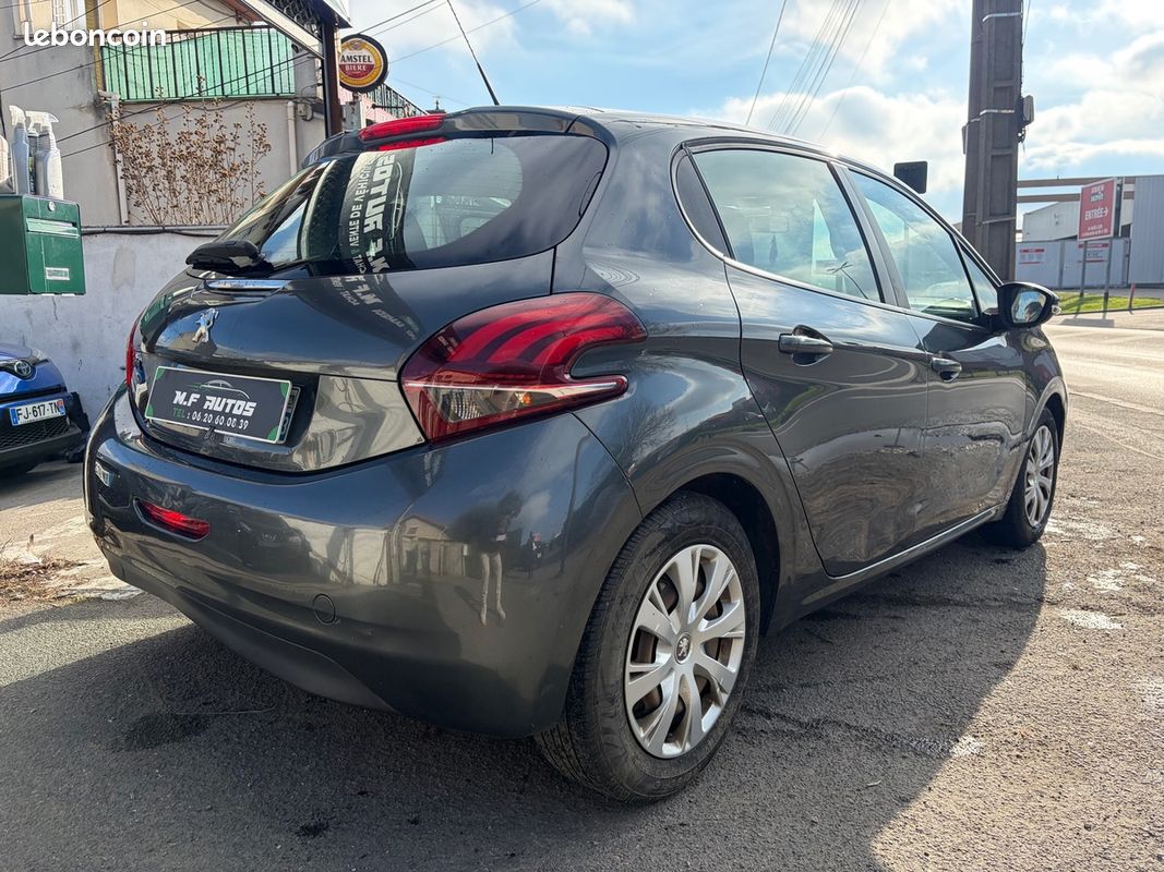 Peugeot 208 2017 1.6L HDI GPS BLUETOOTH RÉGULATEUR PAYEE EN 3 FOIS Argenteuil · 2017 · 194000 km · Diesel – Image 4