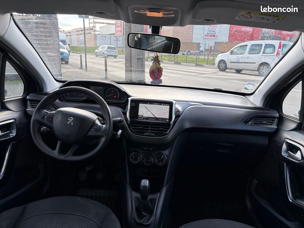 Peugeot 208 2017 1.6L HDI GPS BLUETOOTH RÉGULATEUR PAYEE EN 3 FOIS Argenteuil · 2017 · 194000 km · Diesel – Image 7
