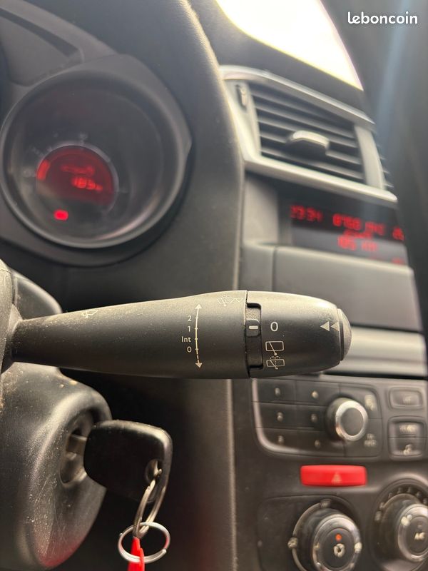 Citroën C4 2013 1.6l HDI 90 Attraction RÉGULATEUR AUXILIAIRE PAYEMENT EN 3FOIS – Image 16