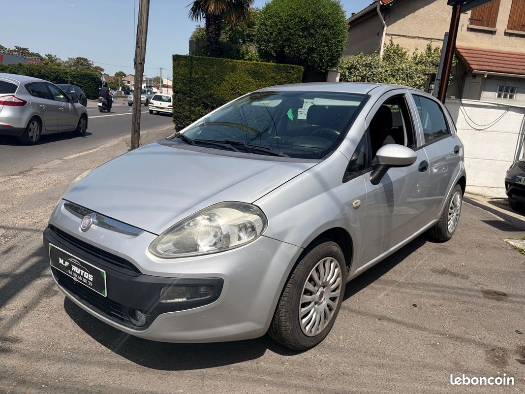 Fiat Grande Punto ÉVO Multijet Dynamic 1 ÈRE MAIN Tout le suivie d entretien PAYÉE EN 3 Fois – Image 2