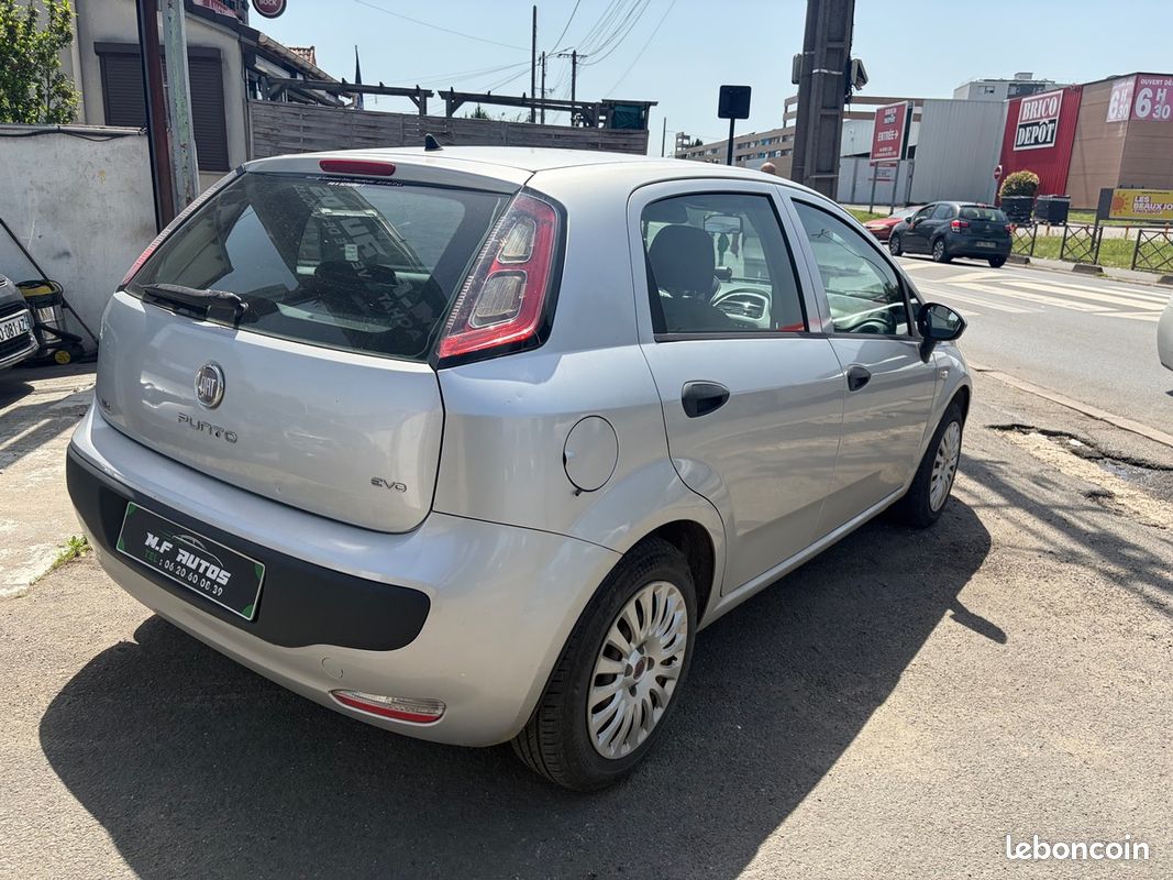 Fiat Grande Punto ÉVO Multijet Dynamic 1 ÈRE MAIN Tout le suivie d entretien PAYÉE EN 3 Fois – Image 3