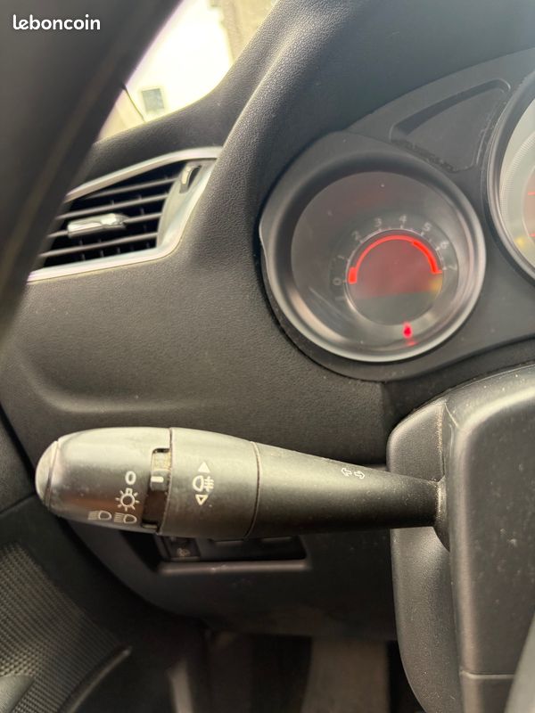 Citroën C4 2013 1.6l HDI 90 Attraction RÉGULATEUR AUXILIAIRE PAYEMENT EN 3FOIS – Image 15