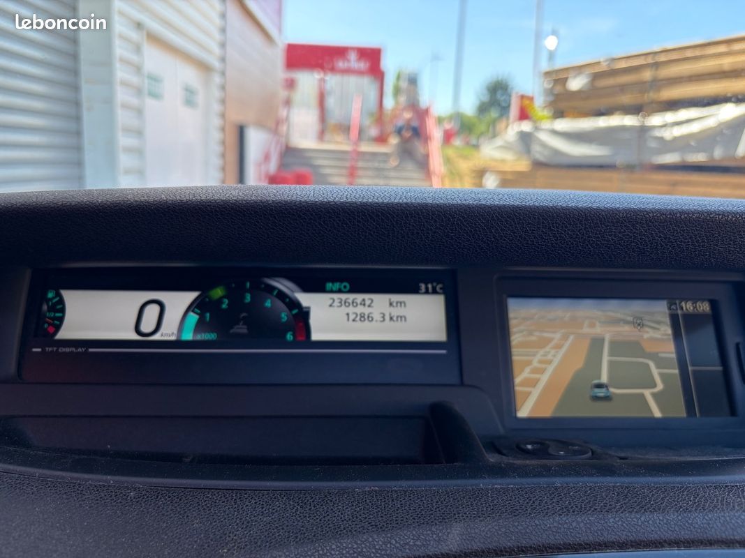 RENAULT Scenic 1.6l DCI 130 BOSE CHAÎNE DE DISTRIBUTION TOIT OUVRANT CUIR CHAUFFANT GPS PAYÉ EN 3FoiS – Image 9