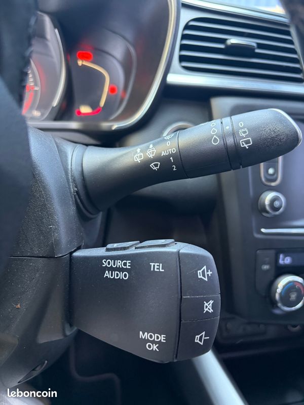 RENAULT Kadjar BOITE AUTO 1.5l DCI SUIVI D ENTRETIENT GPS SEMI CUIR CAMÉRA BLUETOOTH – Image 17