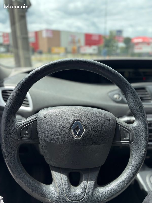 RENAULT Grand Scenic 1.9L DCI 130. 7 PLACES TOUT LE SUIVIE D ENTRETIEN RADAR. PAYER EN 3FOIS – Image 14