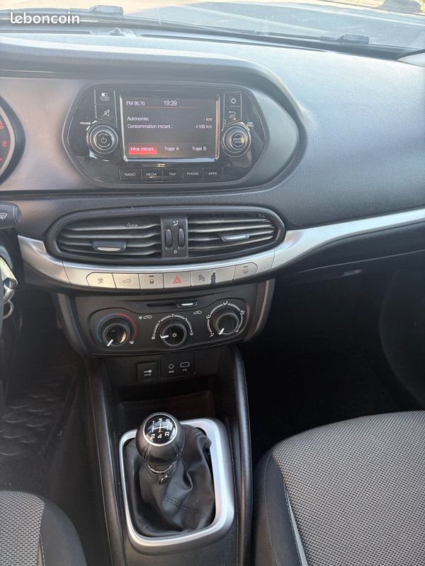 Fiat Tipo 2017 145km CHAÎNE DE DISTRIBUTION RADAR RÉGULATEUR BLUETOOTH – Image 12