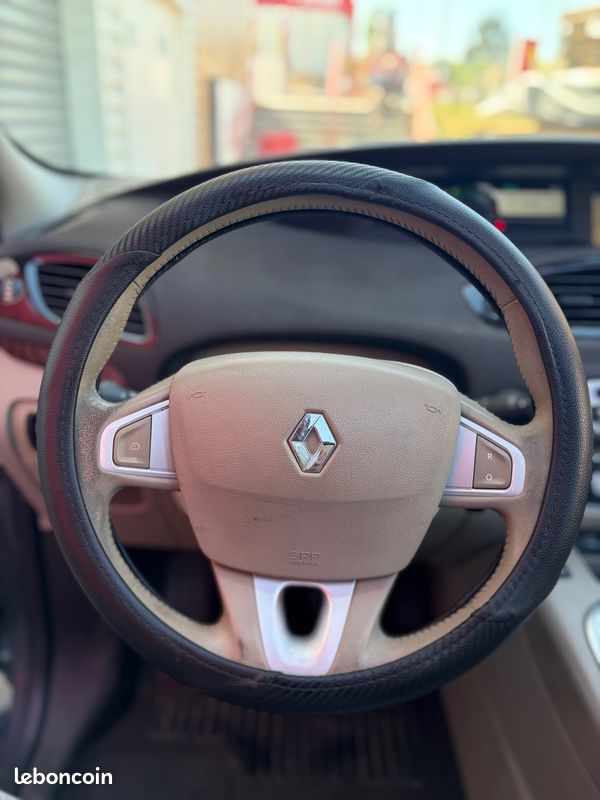RENAULT Scenic 1.6l DCI 130 BOSE CHAÎNE DE DISTRIBUTION TOIT OUVRANT CUIR CHAUFFANT GPS PAYÉ EN 3FoiS – Image 10