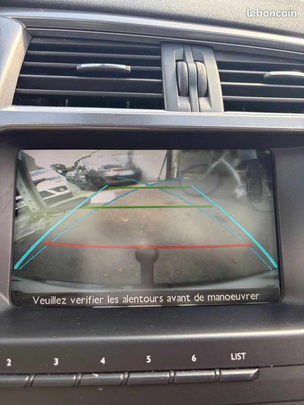 Citroën DS5 2.0l HDI CUIR MASSANT CHAUFFANT Toit Pano GPS Caméra Bluetooth – Image 10