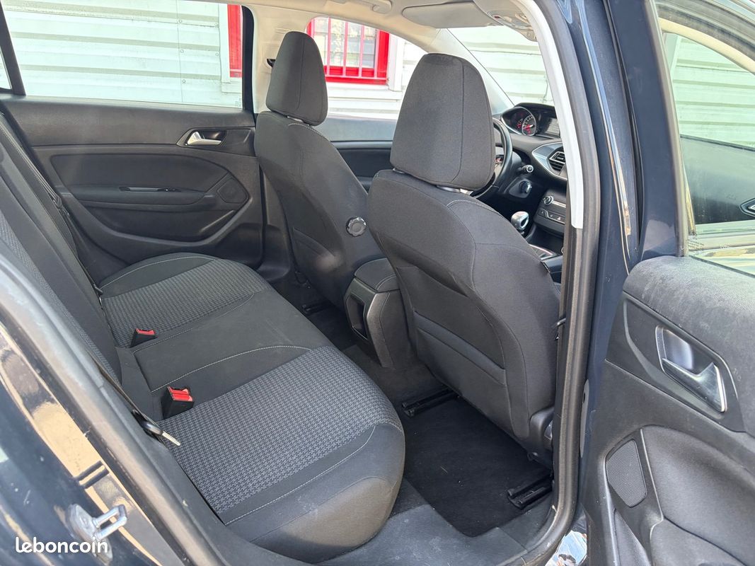 Peugeot 308 2018 HDI Active Kit Distribution Faite GPS RADAR RÉGULATEURS BLUETOOTH – Image 7