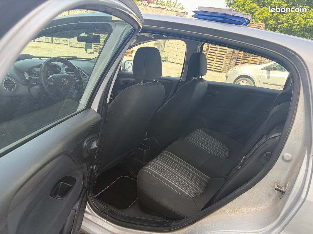 Fiat Grande Punto ÉVO Multijet Dynamic 1 ÈRE MAIN Tout le suivie d entretien PAYÉE EN 3 Fois – Image 6