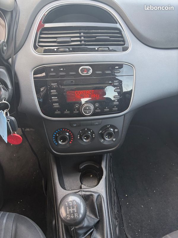 Fiat Grande Punto ÉVO Multijet Dynamic 1 ÈRE MAIN Tout le suivie d entretien PAYÉE EN 3 Fois – Image 10