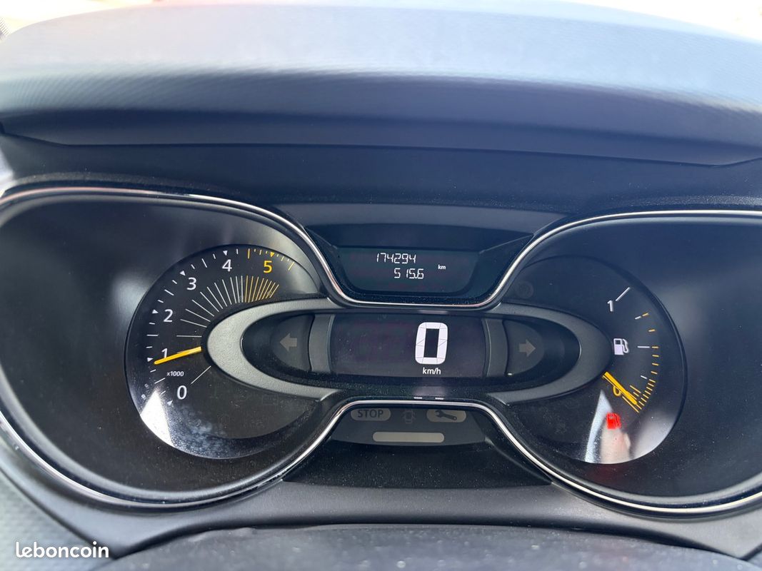 RENAULT Captur 1.5l DCi Energy Intense EMBRAYAGE NEUF KIT DISTRIBUTION FAITE GPS BLUETOOTH RADARS – Image 13