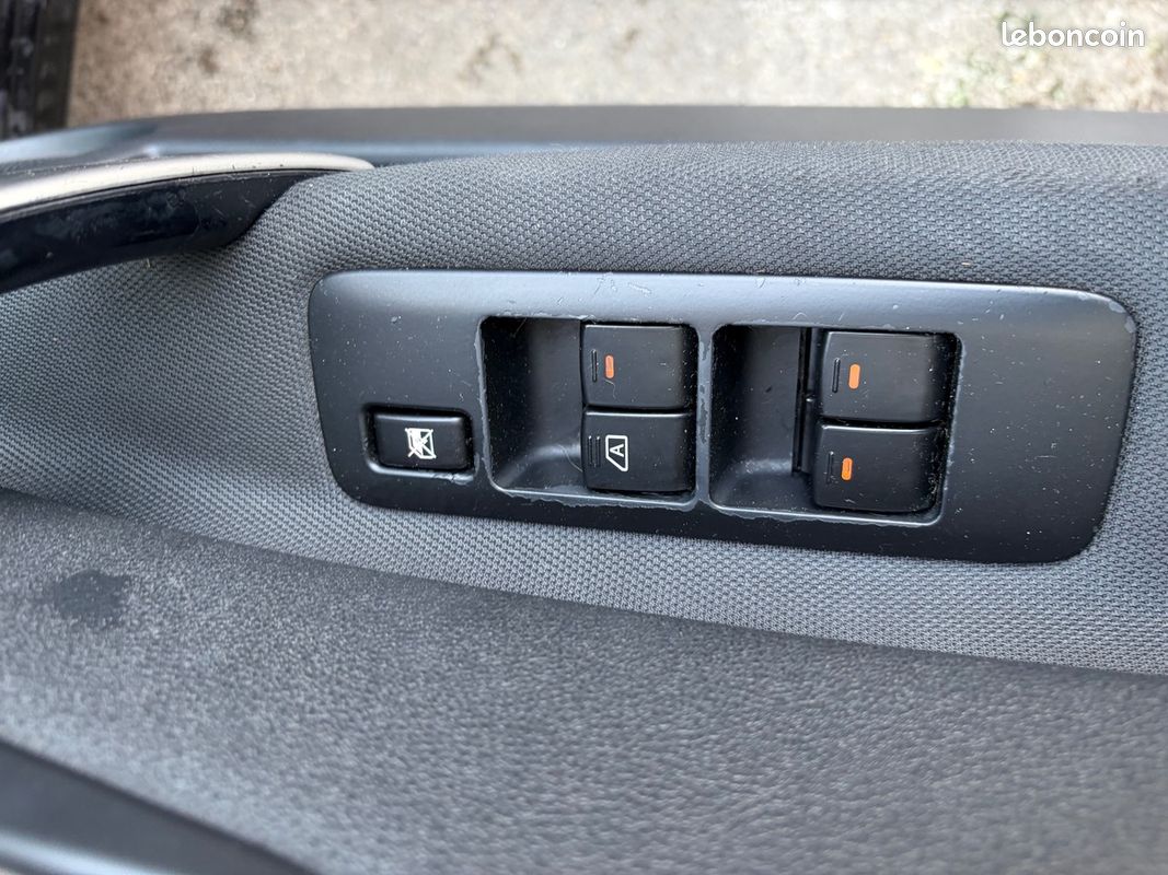 Nissan Qashqai+2 1.6l DCI 7 PLACES 4x4 CHAÎNE DE DISTRIBUTION TOIT PANO GPS CAMÉRA BLUETOOTH USB AUX – Image 17