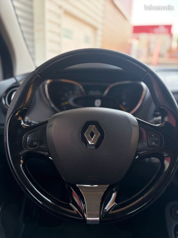 RENAULT Captur 2014 1.5 L dCi 1ERE MAIN TOUT LE SUIVIE D ENTRETIEN RADARS BLUETOOTH USB AUX – Image 15