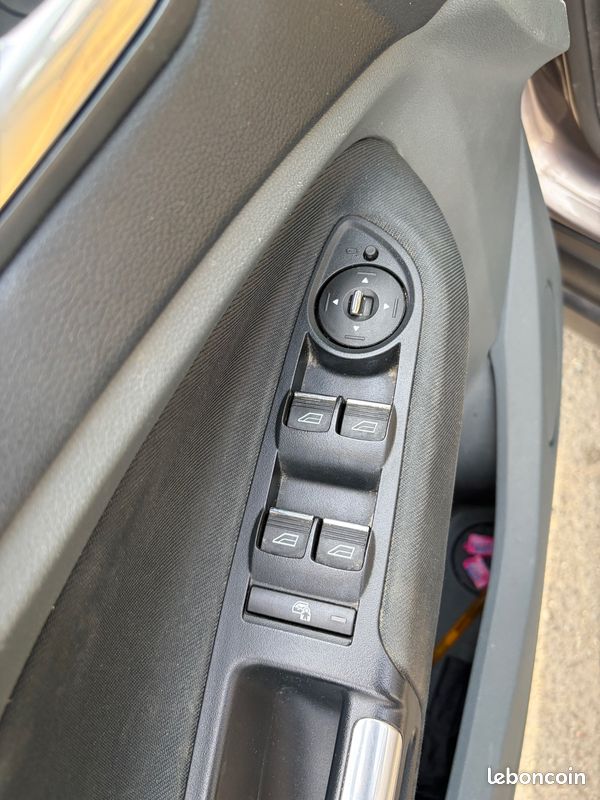 Ford C MAX 2012 BOITE AUTOMATIQUE 2l 115 GPS RADARS RÉGULATEUR USB AUX – Image 19