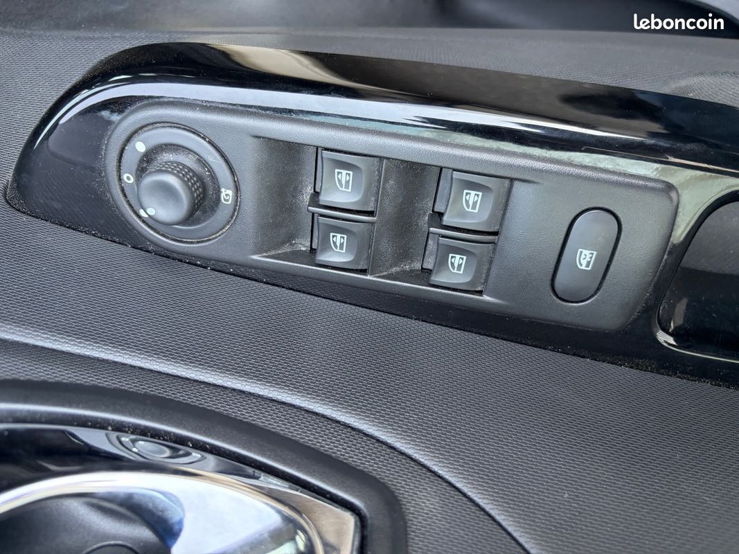 RENAULT Captur 1.5l DCi Energy Intense EMBRAYAGE NEUF KIT DISTRIBUTION FAITE GPS BLUETOOTH RADARS – Image 15