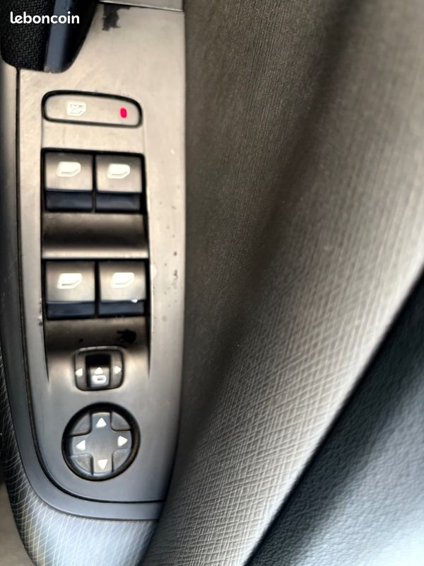 Citroën C4 Picasso 2015 BOITE AUTO ETG6 GPS BLUETOOTH USB CAMÉRA RÉGULATEUR PAYEMENT EN 3 FOIS – Image 20