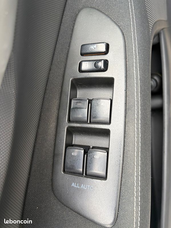Toyota Auris BOITE AUTO HBRYDE 1.8 VVT-i 86KM CHAÎNE DE DISTRIBUTION CARPLAY GPS BLUETOOTH – Image 14