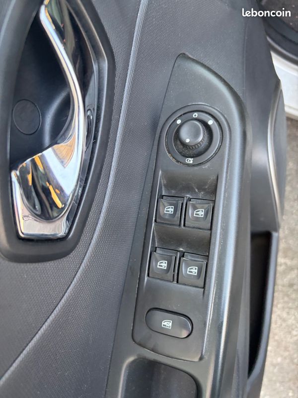 RENAULT Captur 2014 1.5 L dCi 1ERE MAIN TOUT LE SUIVIE D ENTRETIEN RADARS BLUETOOTH USB AUX – Image 13