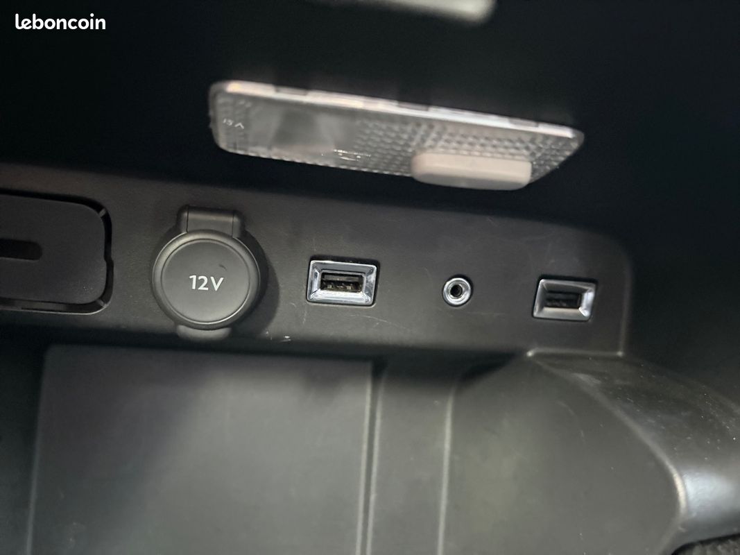 Citroën C4 Picasso 2015 BOITE AUTO ETG6 GPS BLUETOOTH USB CAMÉRA RÉGULATEUR PAYEMENT EN 3 FOIS – Image 15