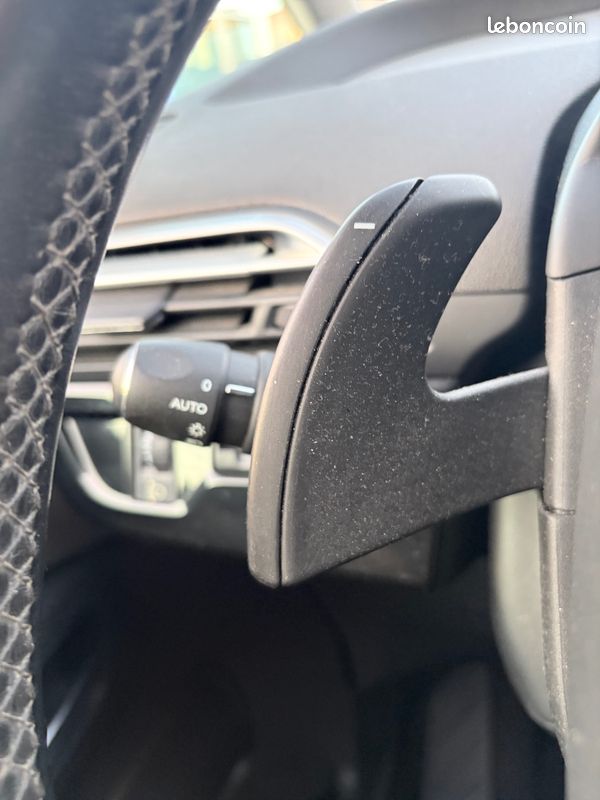 Citroën C4 Picasso 2015 BOITE AUTO ETG6 GPS BLUETOOTH USB CAMÉRA RÉGULATEUR PAYEMENT EN 3 FOIS – Image 18
