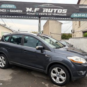 Ford Kuga 2,0l BOITE AUTO SUIVI D ENTRETIEN TOIT PANO Semi Cuir Chauffant GPS CAMÉRA Bluetooth