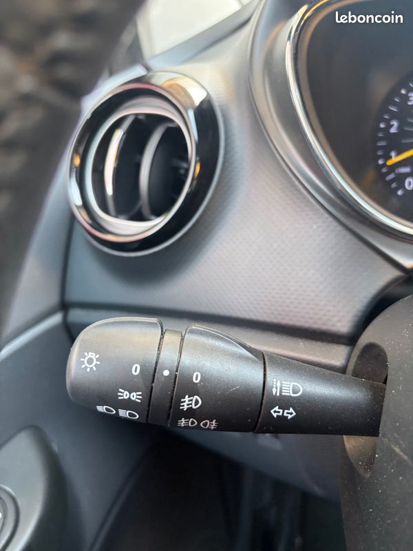 RENAULT Captur 2014 1.5 L dCi 1ERE MAIN TOUT LE SUIVIE D ENTRETIEN RADARS BLUETOOTH USB AUX – Image 18