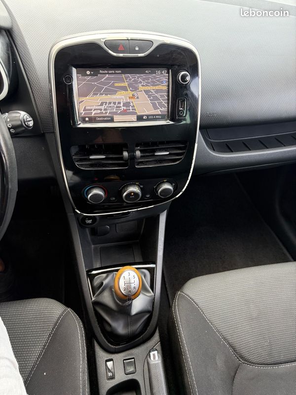 RENAULT Clio IV 2016 1,5L DCI STYLE SUIVI FACTURES GPS BLUETOOTH RADAR USB AUX RÉGULATEUR – Image 13