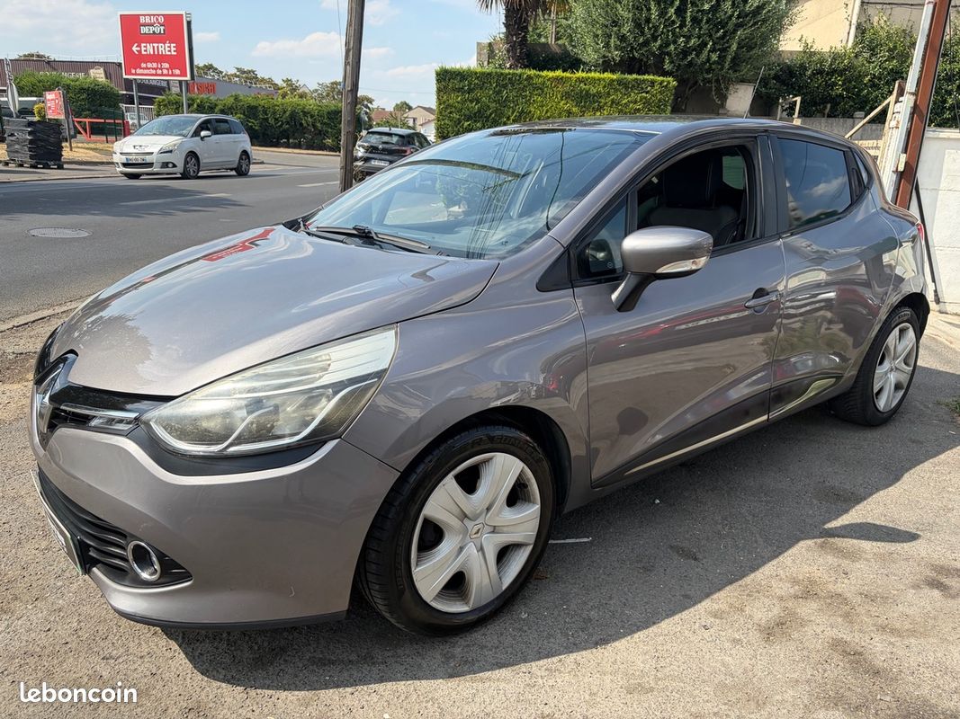 RENAULT Clio IV 2016 1,5L DCI STYLE SUIVI FACTURES GPS BLUETOOTH RADAR USB AUX RÉGULATEUR – Image 2