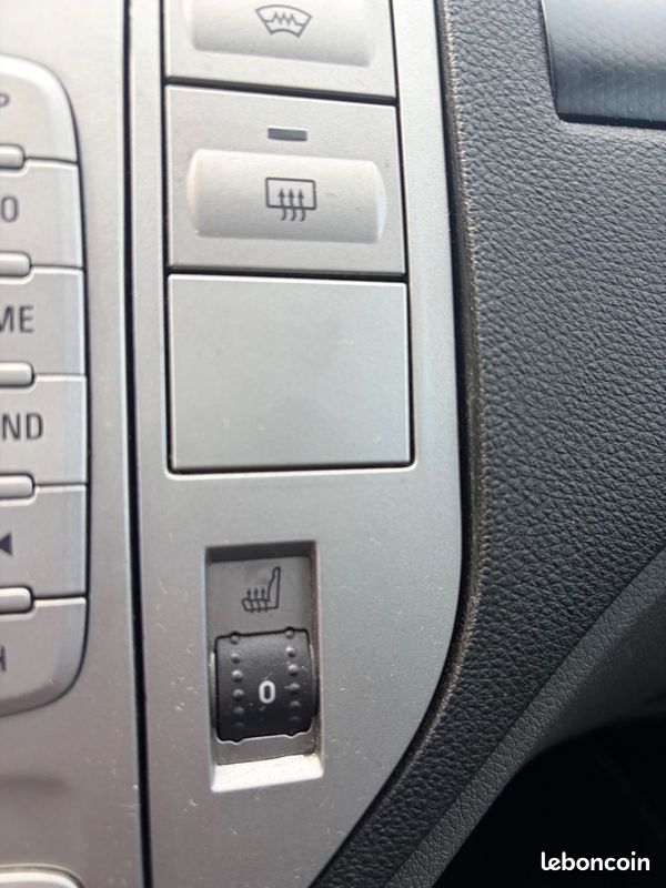 Ford Kuga 2,0l BOITE AUTO SUIVI D ENTRETIEN TOIT PANO Semi Cuir Chauffant GPS CAMÉRA Bluetooth – Image 25