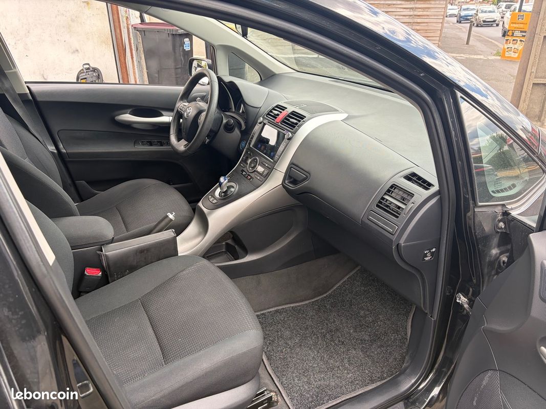 Toyota Auris BOITE AUTO HBRYDE 1.8 VVT-i 86KM CHAÎNE DE DISTRIBUTION CARPLAY GPS BLUETOOTH – Image 6