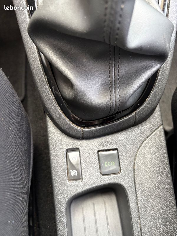 RENAULT Clio IV 2016 1,5L DCI STYLE SUIVI FACTURES GPS BLUETOOTH RADAR USB AUX RÉGULATEUR – Image 18