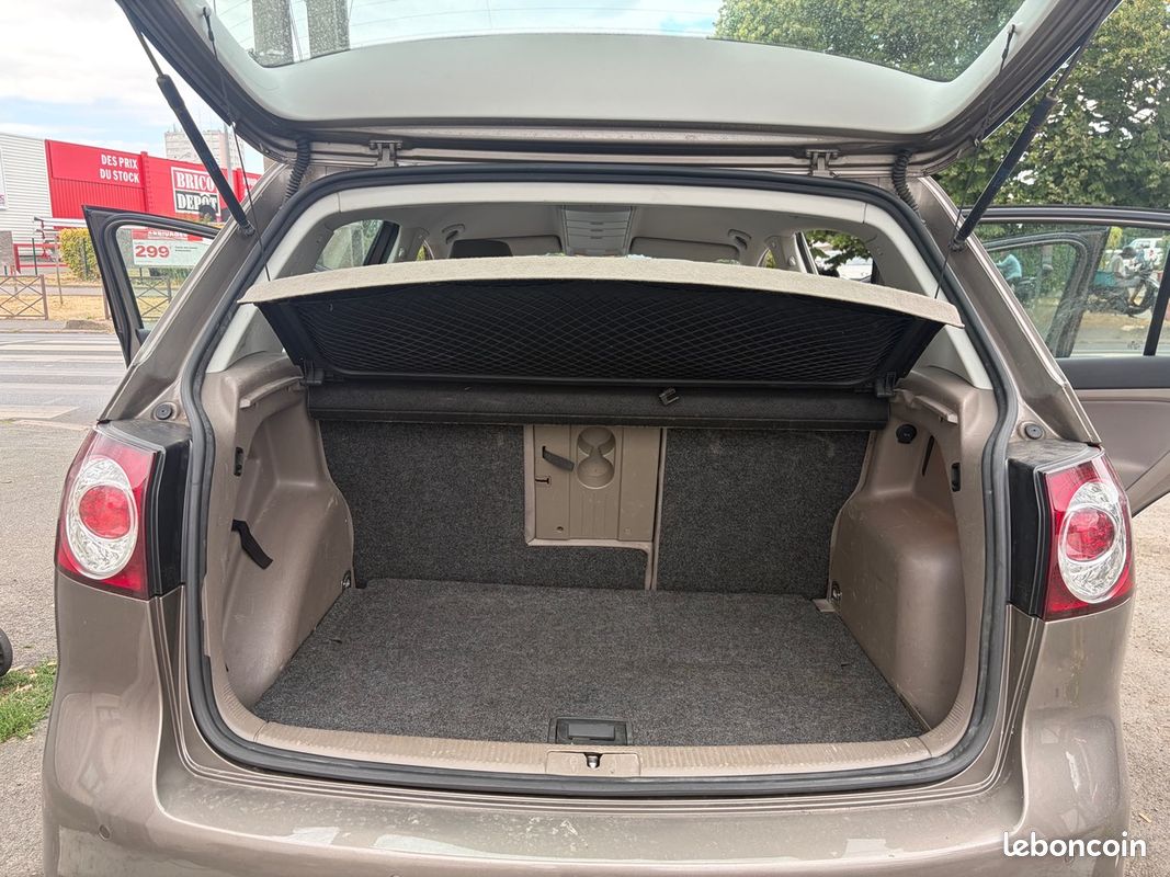 Volkswagen Golf Plus BOITE AUTO 2l TDI DSG6 RADAR AV/AR RÉGULATEUR AUXILIAIRE PAIEMENT EN 3 FOIS – Image 12